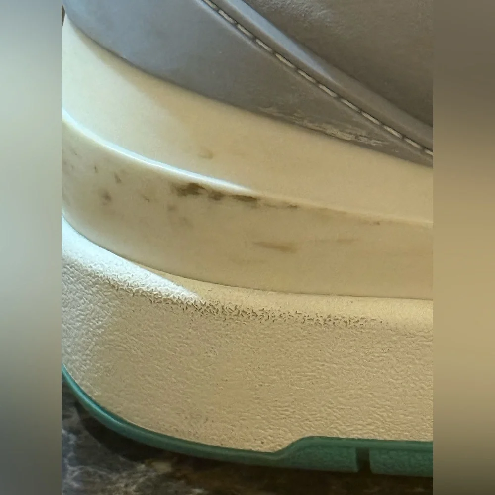 Nike. Wmns Air Jordan 2 Retro 'Crystal Mint'. Size 8.